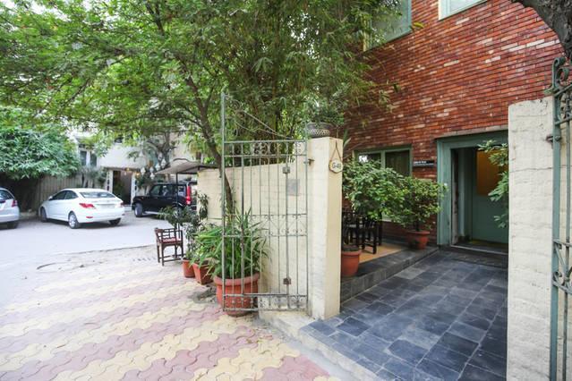 G 49 Bed & Breakfast New Delhi Exterior photo