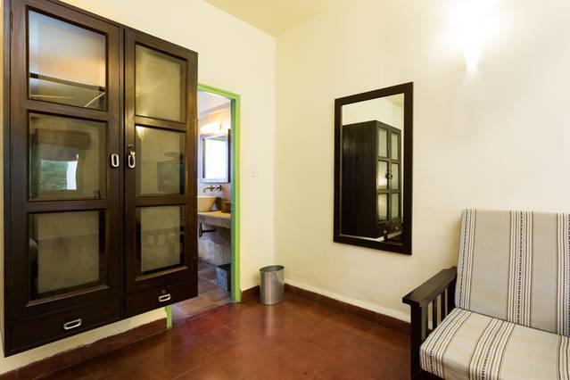 G 49 Bed & Breakfast New Delhi Exterior photo
