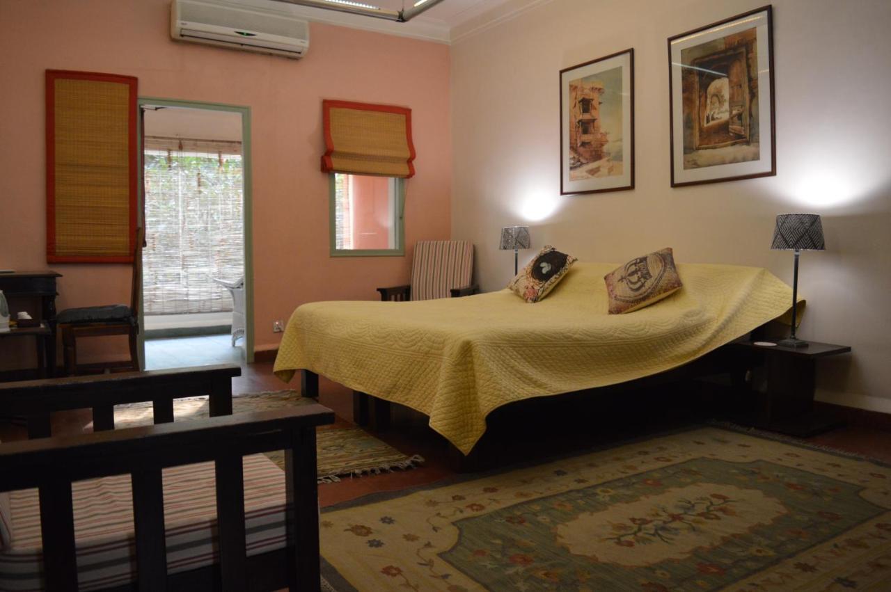 G 49 Bed & Breakfast New Delhi Exterior photo