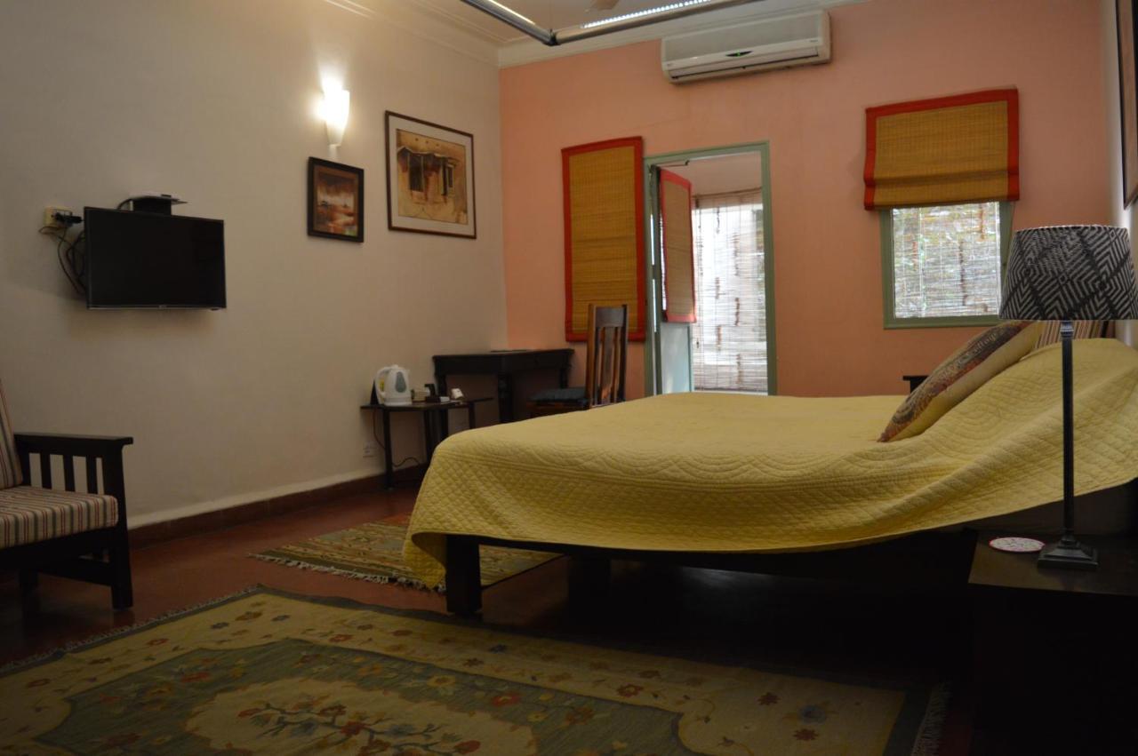 G 49 Bed & Breakfast New Delhi Exterior photo